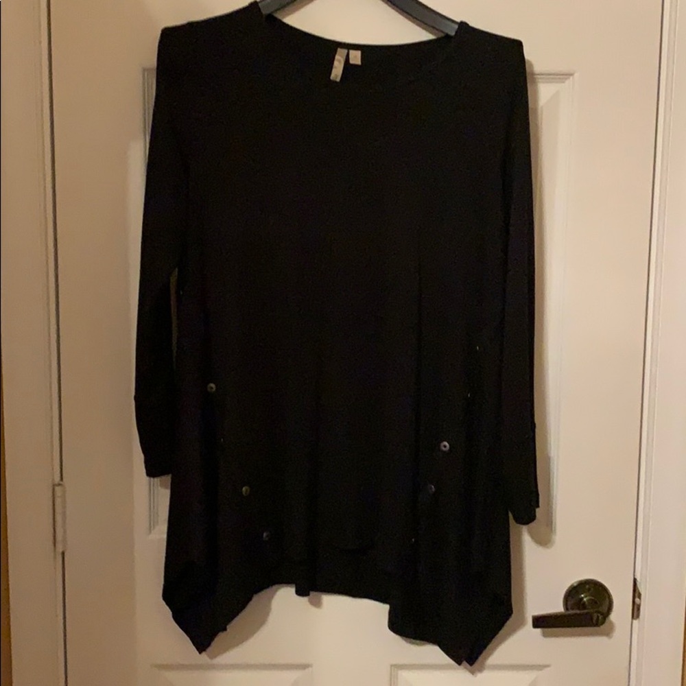 black sweater/long sleeve shirt